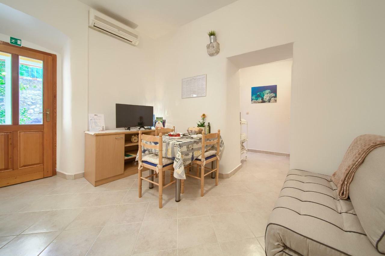 Apartmán Hrast Krk Town Exteriér fotografie