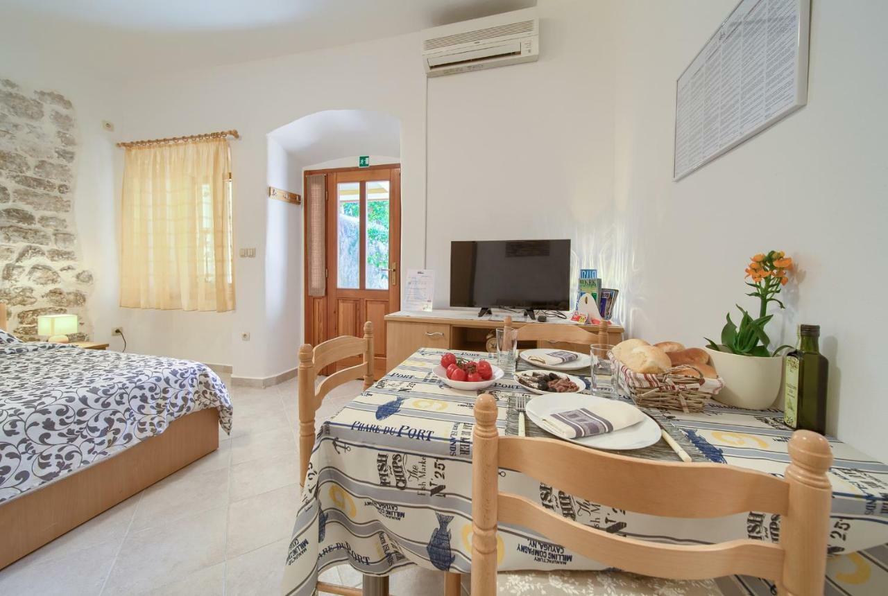 Apartmán Hrast Krk Town Exteriér fotografie