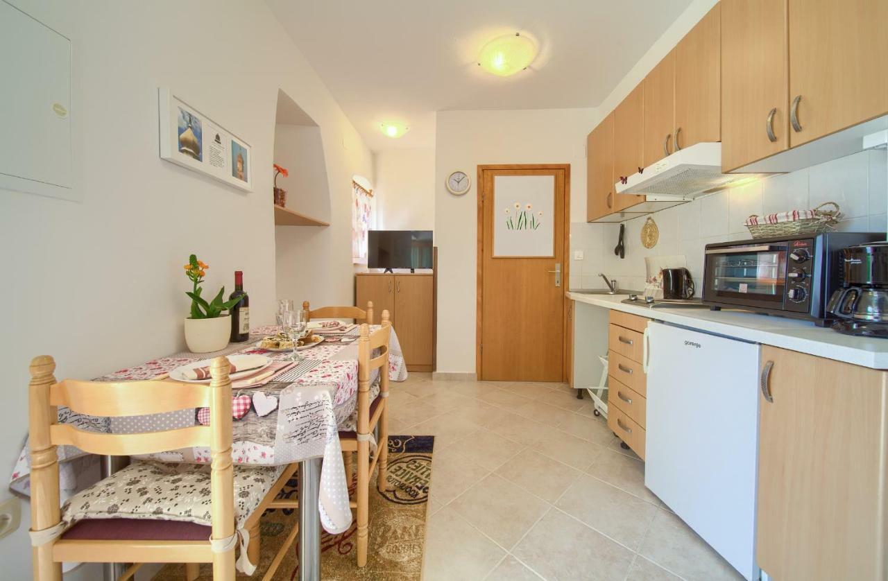 Apartmán Hrast Krk Town Exteriér fotografie